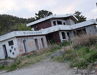 Voyage dans le paranormal : La maison sur la colline